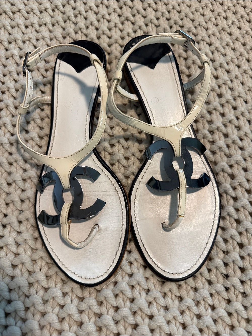 CHANEL Ivory and Black Patent Leather Logo Thong Sandals